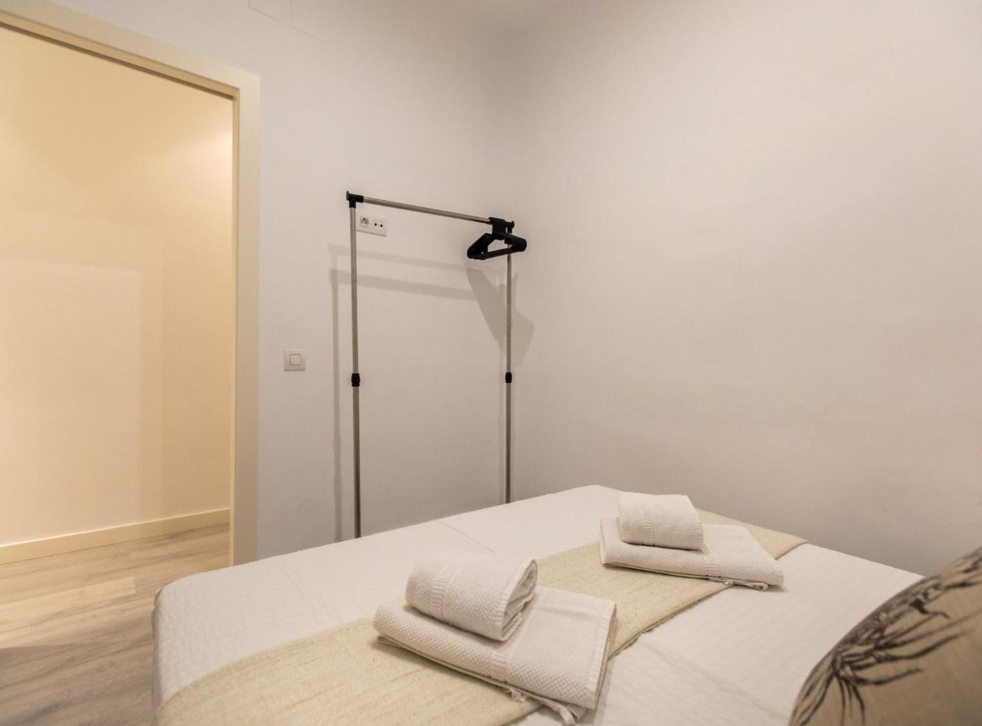 Pere Serafi 2 Bedroom Apartment Barcelona Zewnętrze zdjęcie
